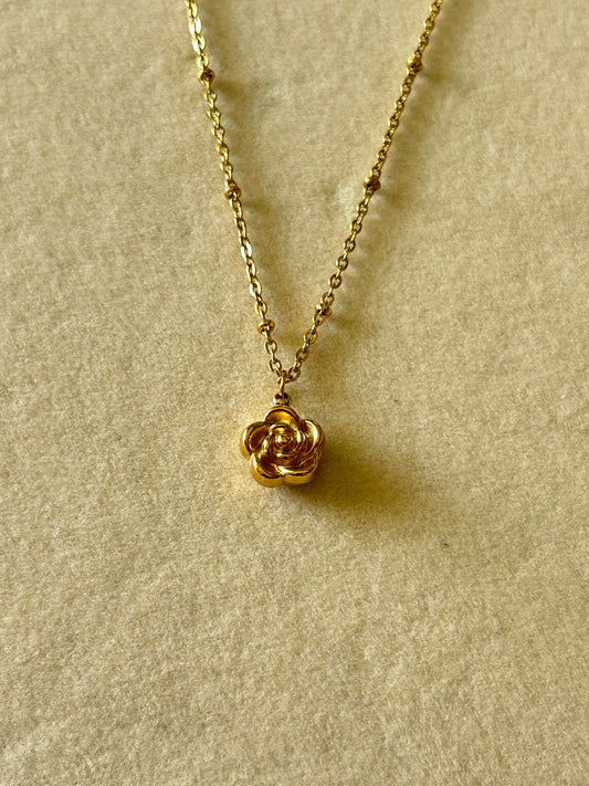 Minimal Flower Necklace