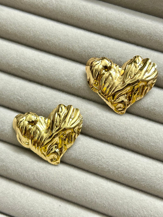 Ribbed Heart Earrings