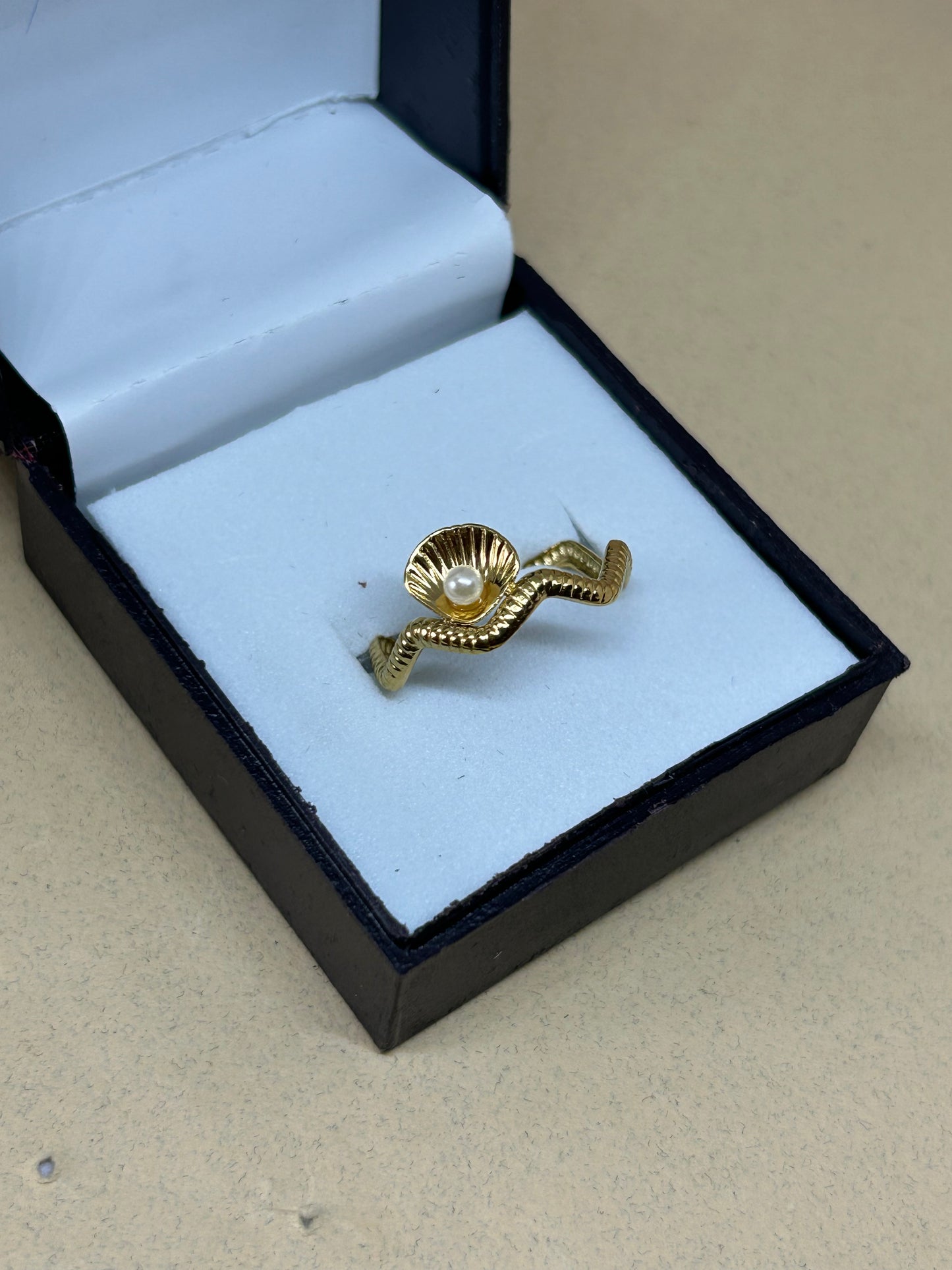 Wavey Shell with Pearl Adjustable Ring