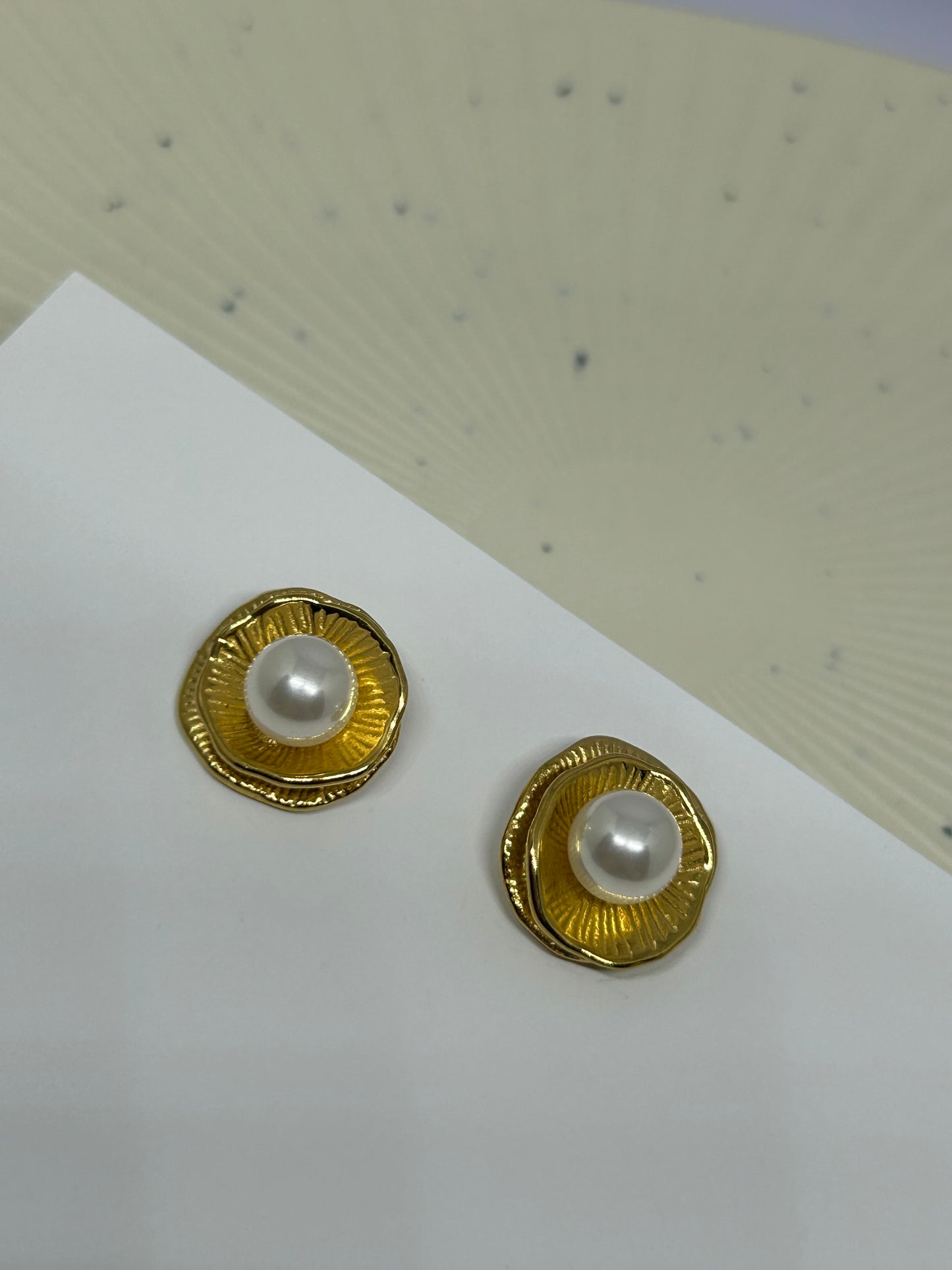 Flower Pearl Stud