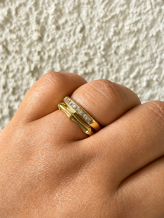 Luxe Curve Ring