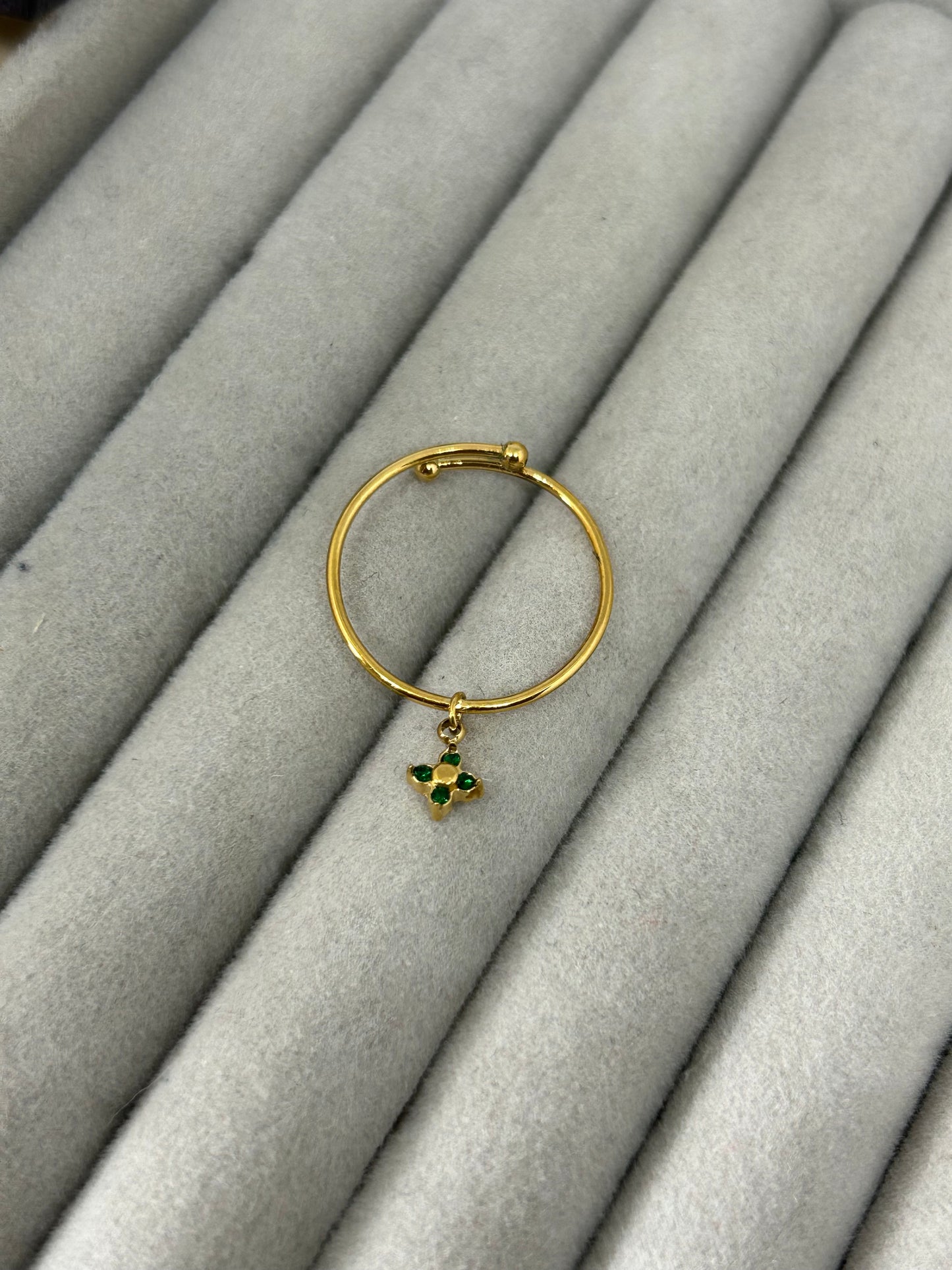 Clover Charm Ring