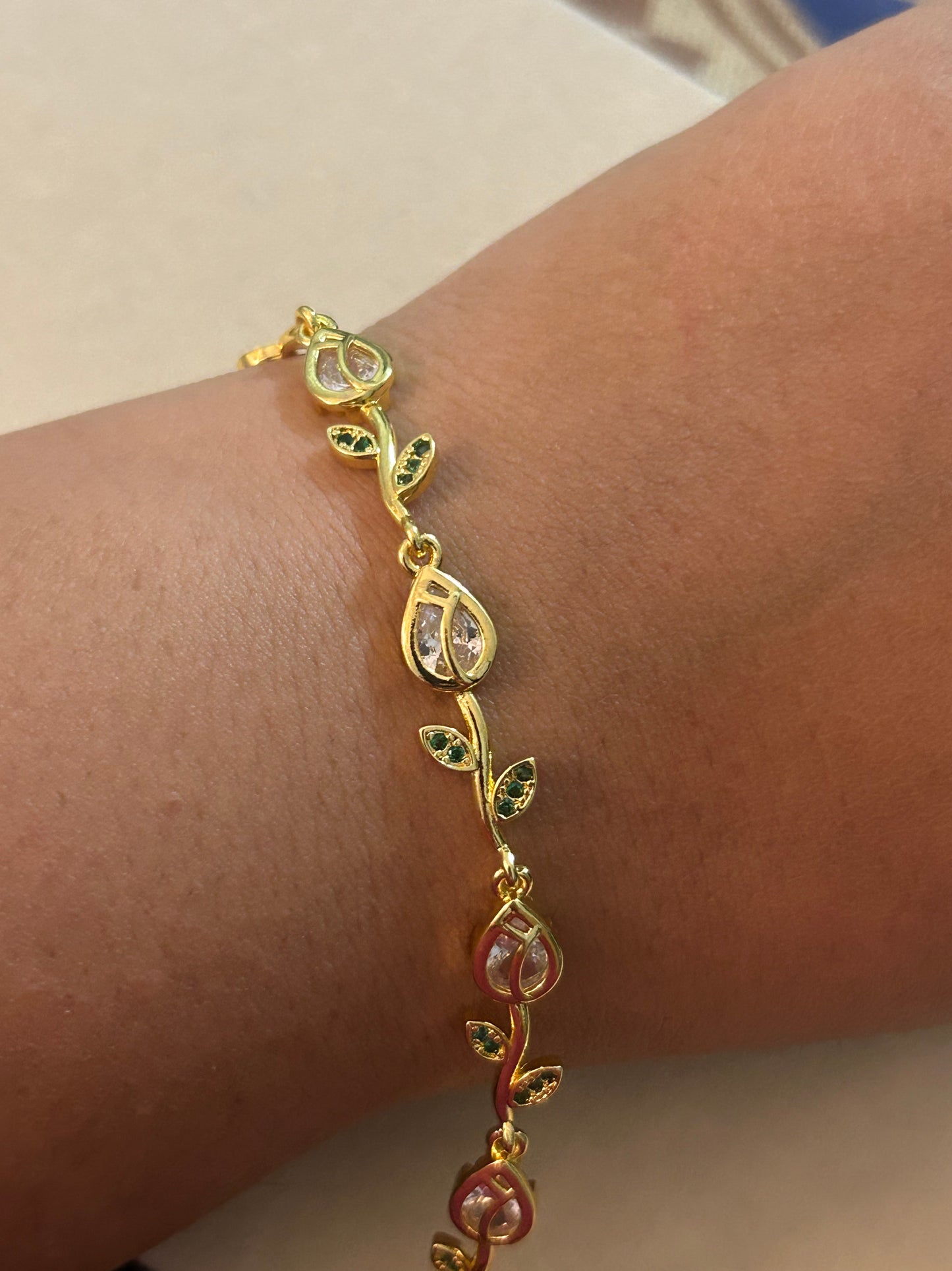 Whit Tulip Bracelet