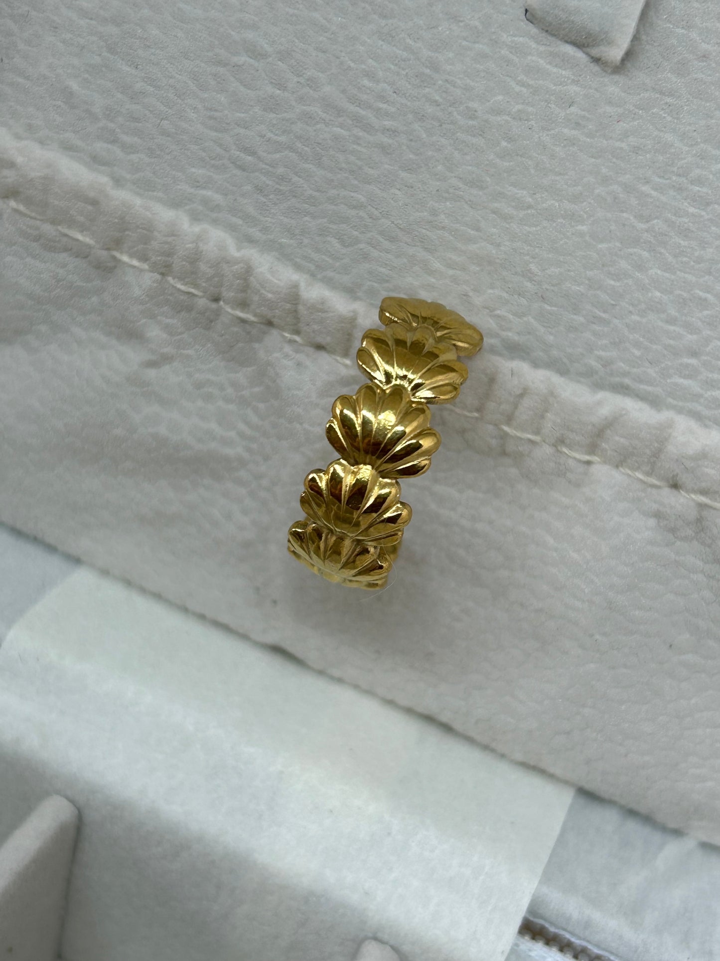 Shells Adjustable Band Ring