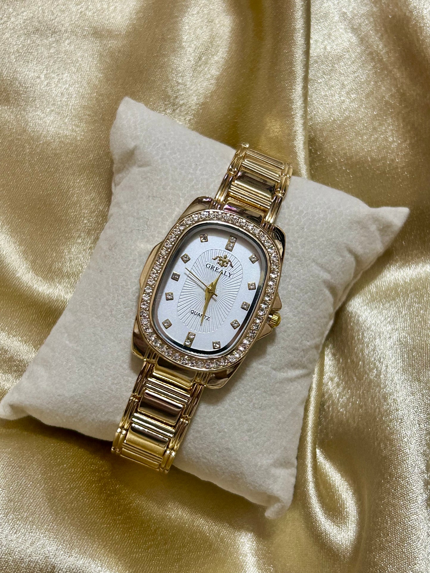 Old Money Vintage Watch(Golden Belt)