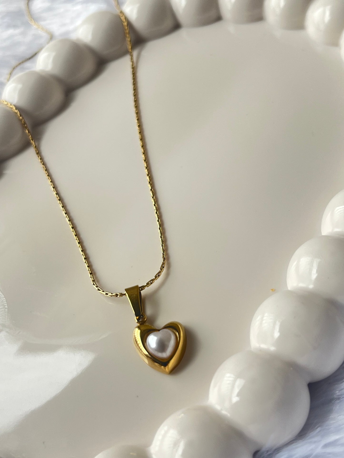Lustrous Love – Pearl Heart Anti Tarnish Pendant Necklace
