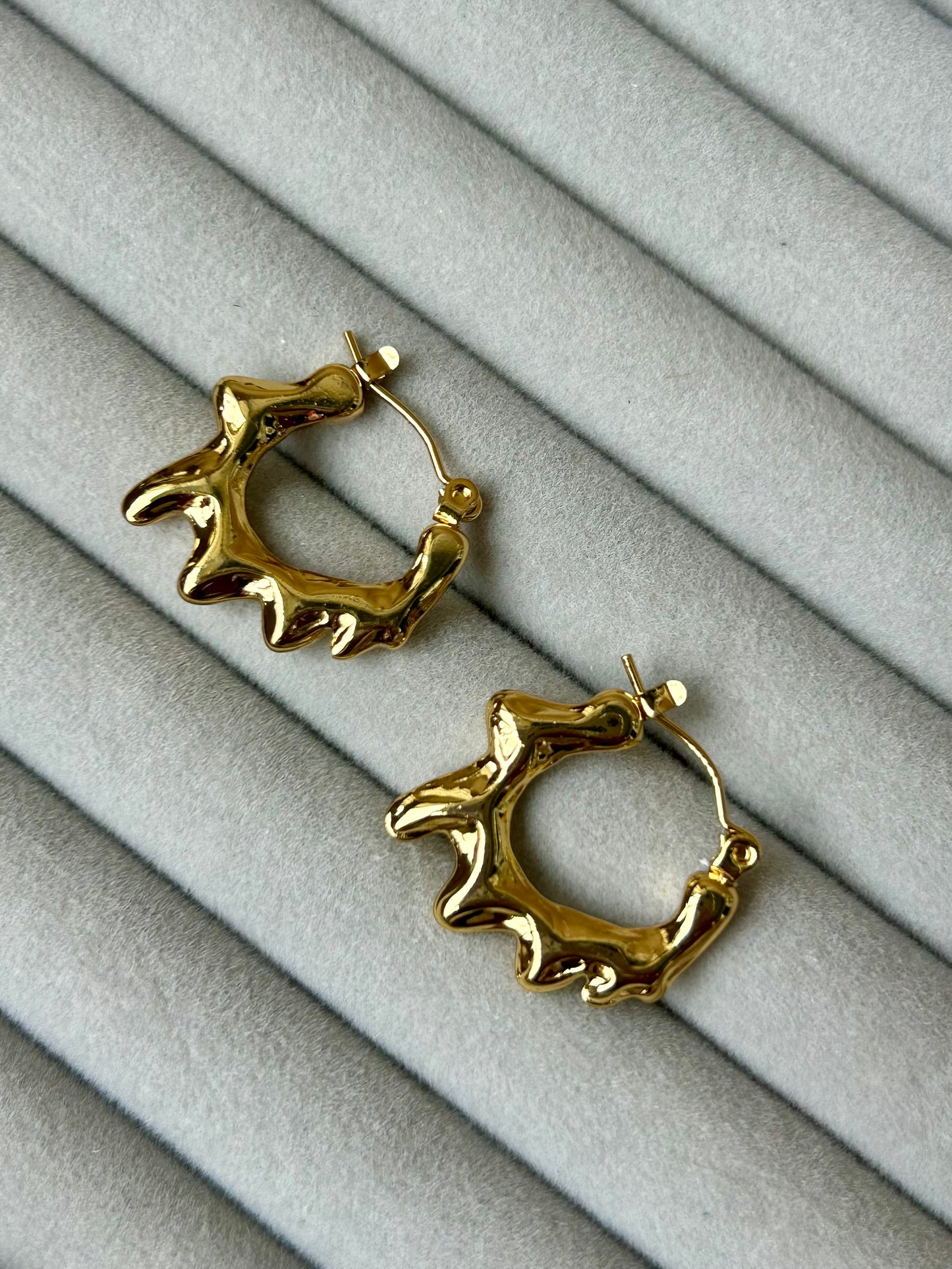 Anti Tarnish Molten Wave Hoops
