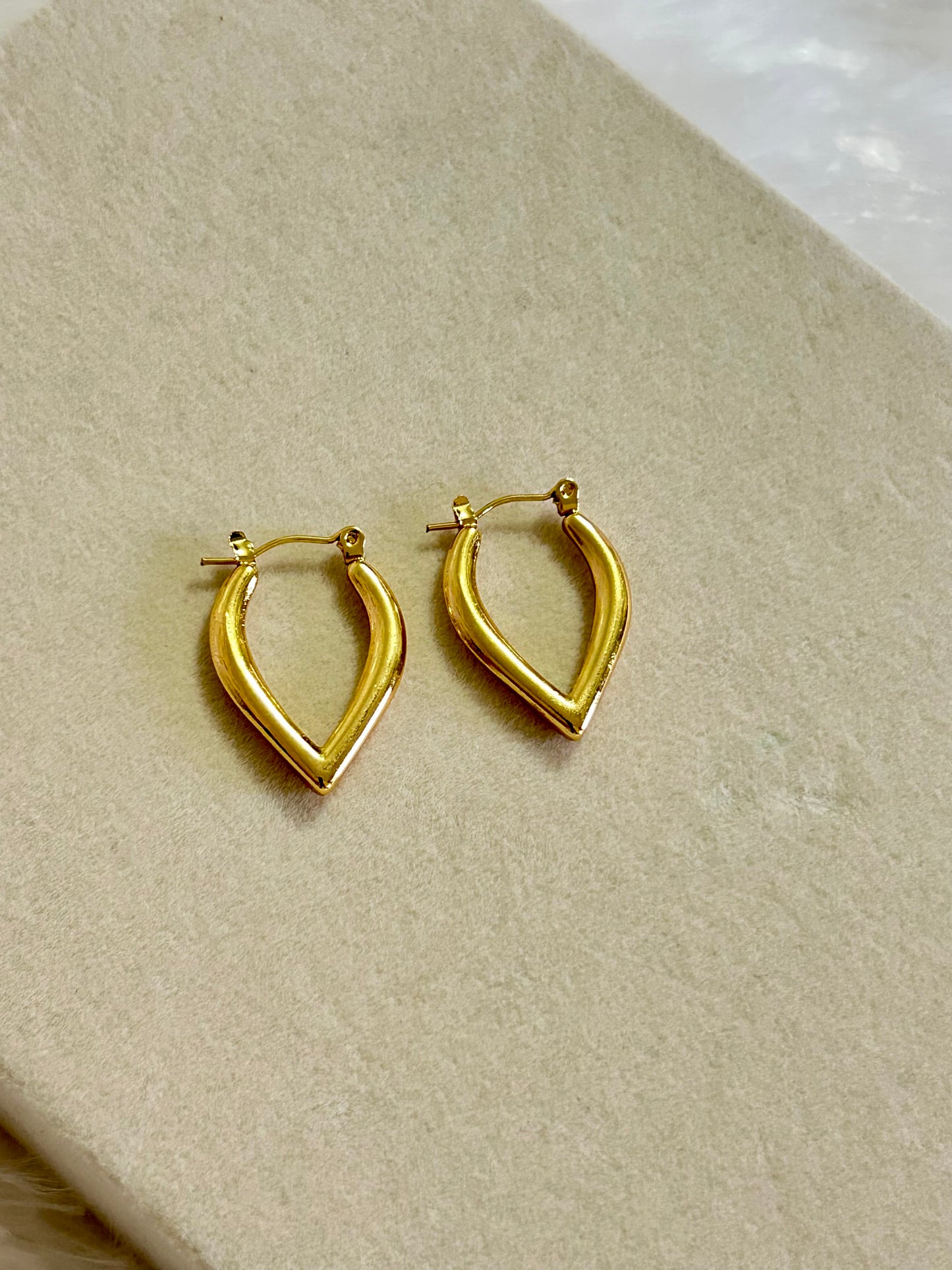 V Shape Hoops