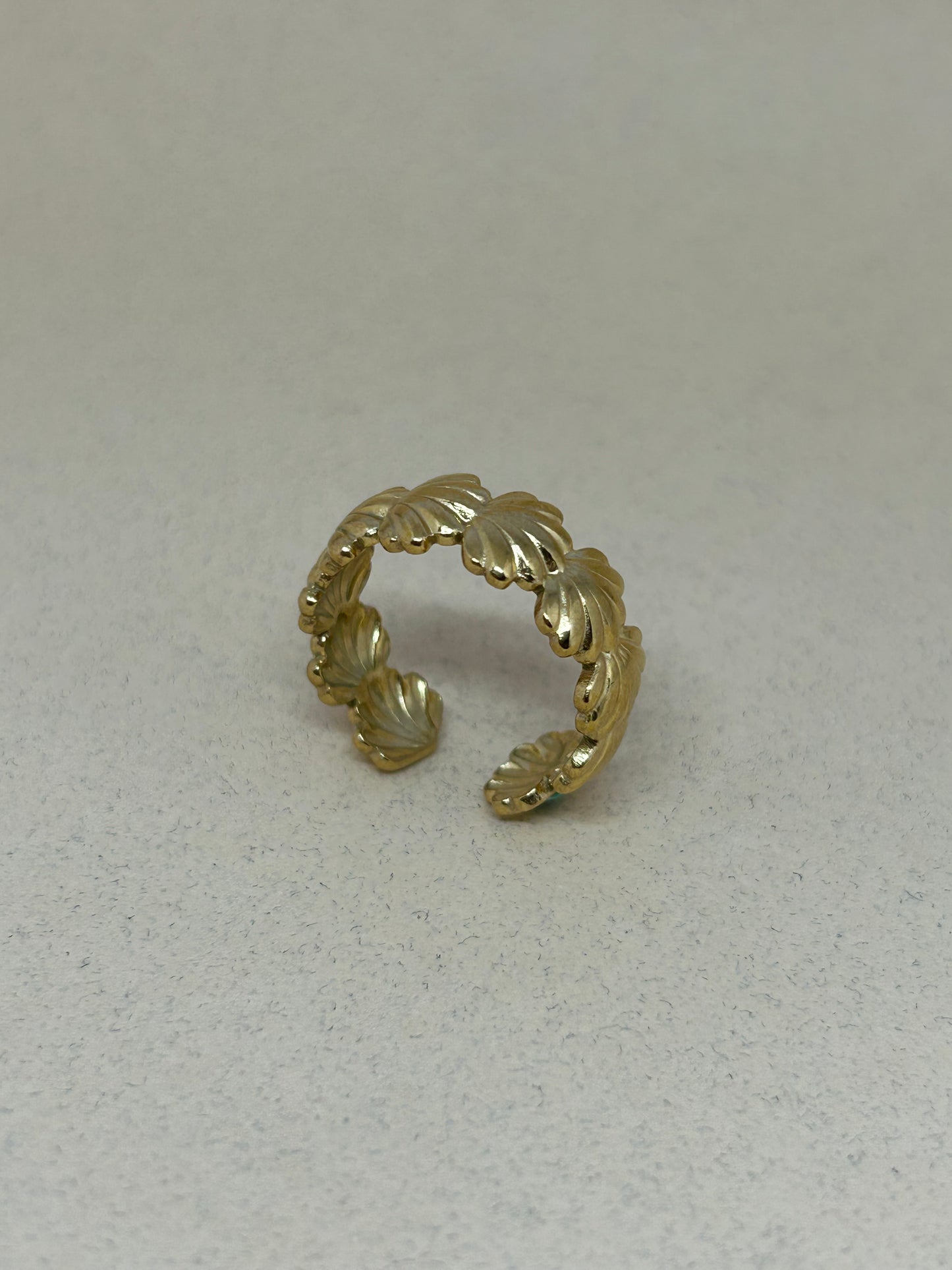 Shells Adjustable Band Ring
