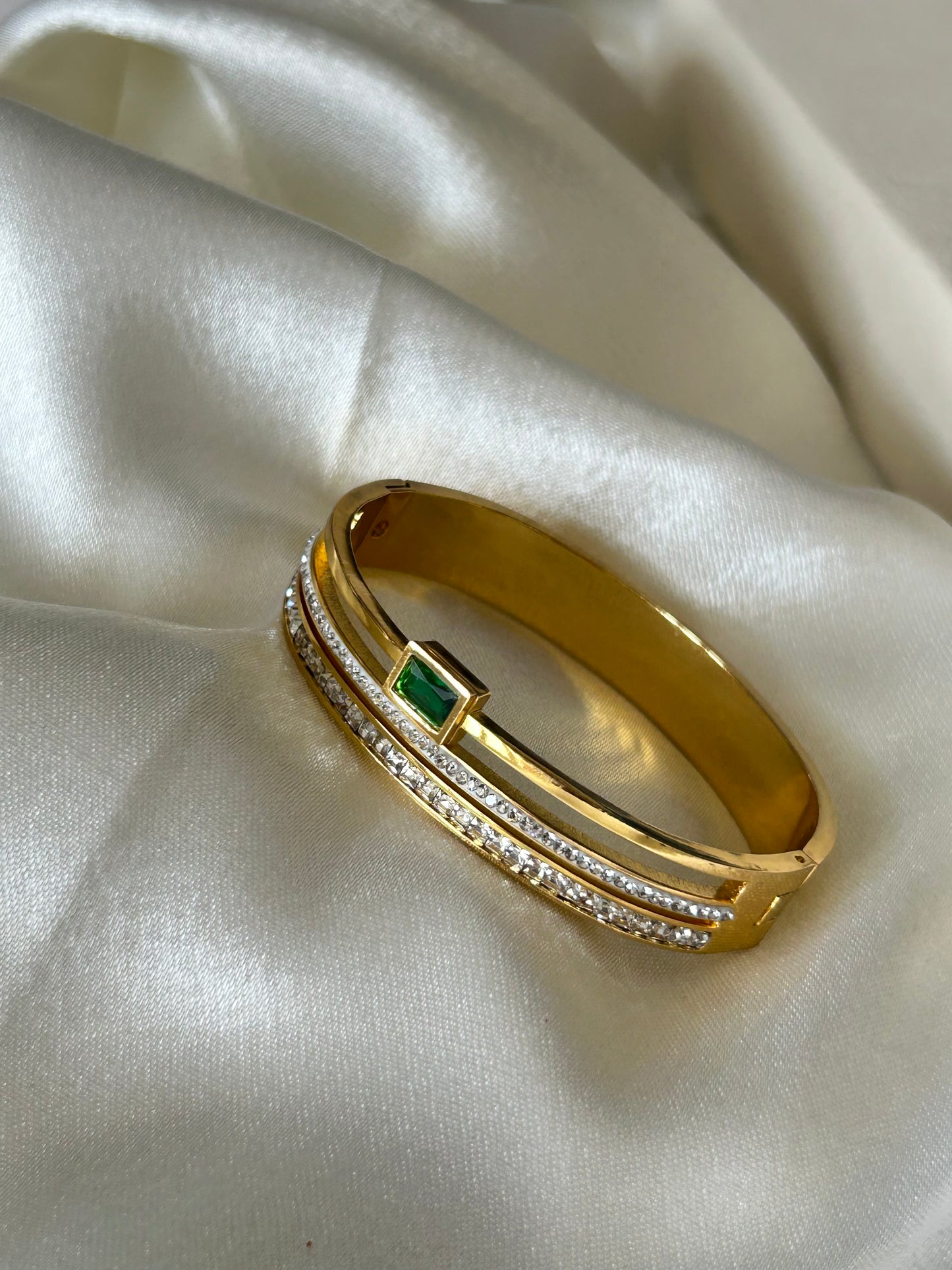 Emerald Luxe Bracelet(Thin Bracelet)