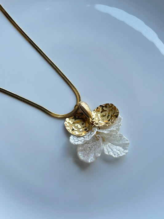 Ivory Bloom Necklace