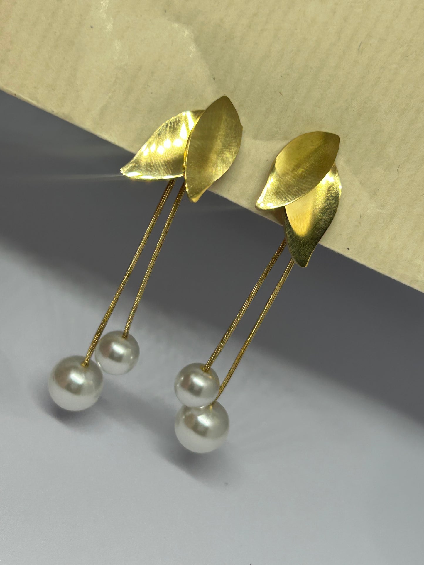 Leaf with Pearl drops