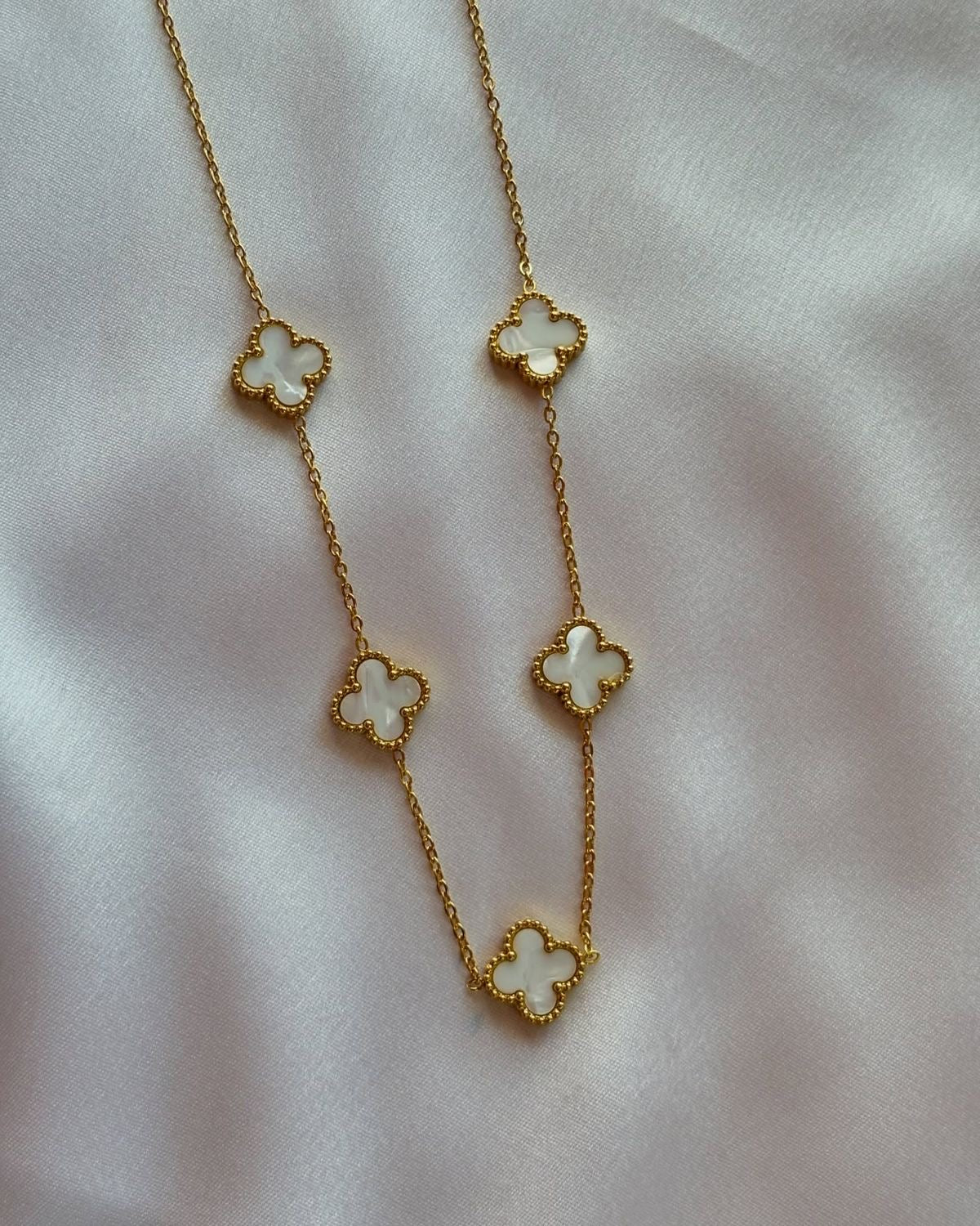 White Clovers Necklace