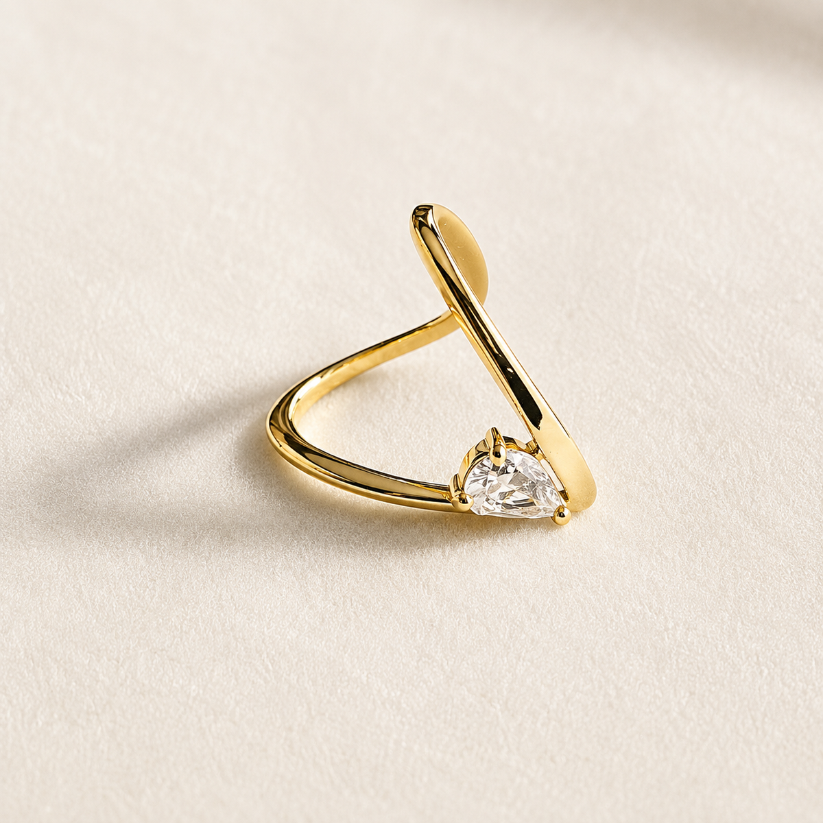 V Ring with Diamond