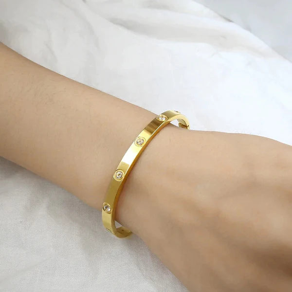 Contemporary Gold Plated Love AD Anti-Tarnish Bracelet For Women