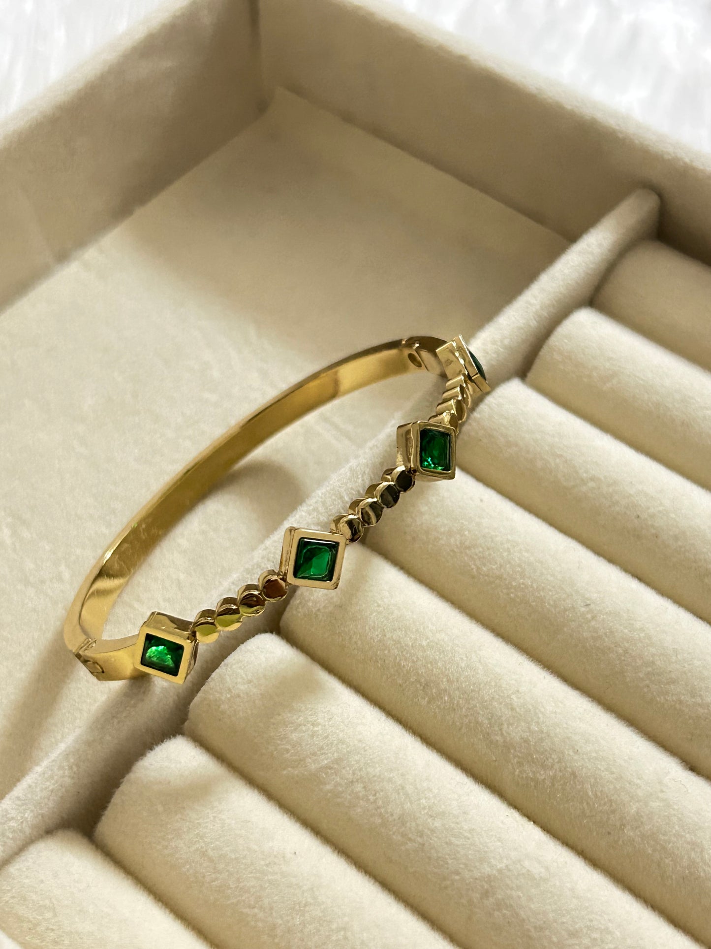 Emerald Bracelet(Thin Wrist)