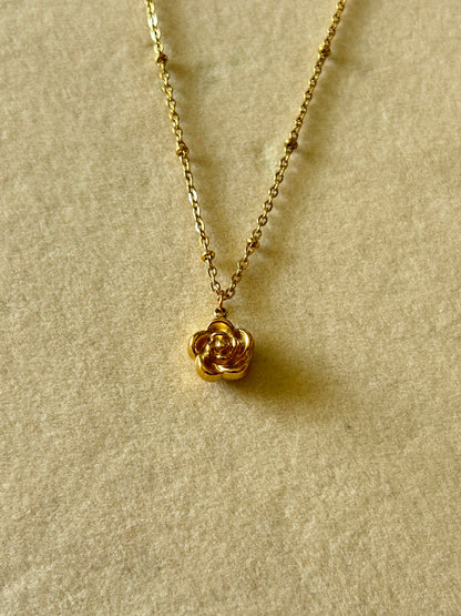 Minimal Flower Necklace