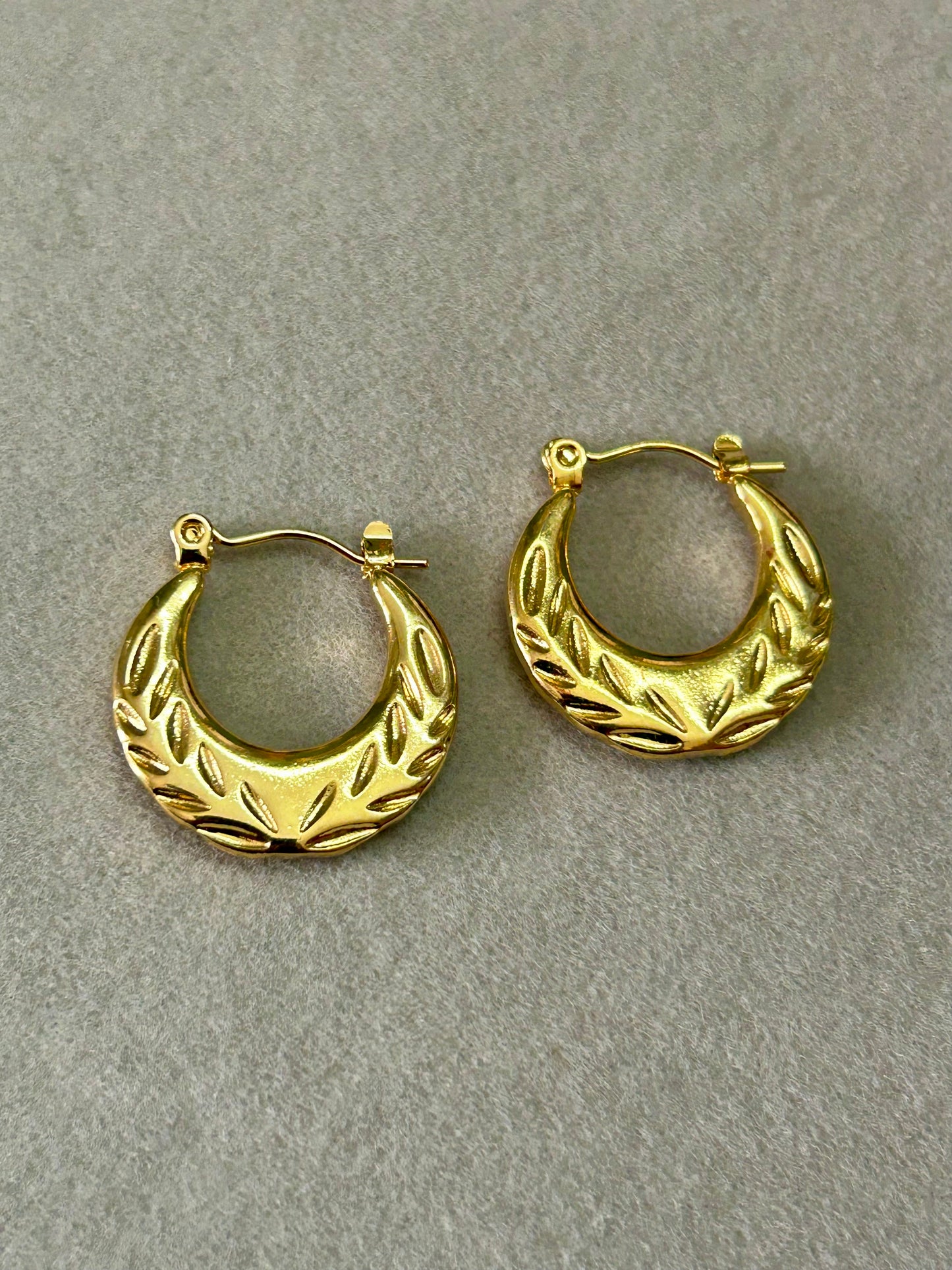 Laurel Textured Hoops