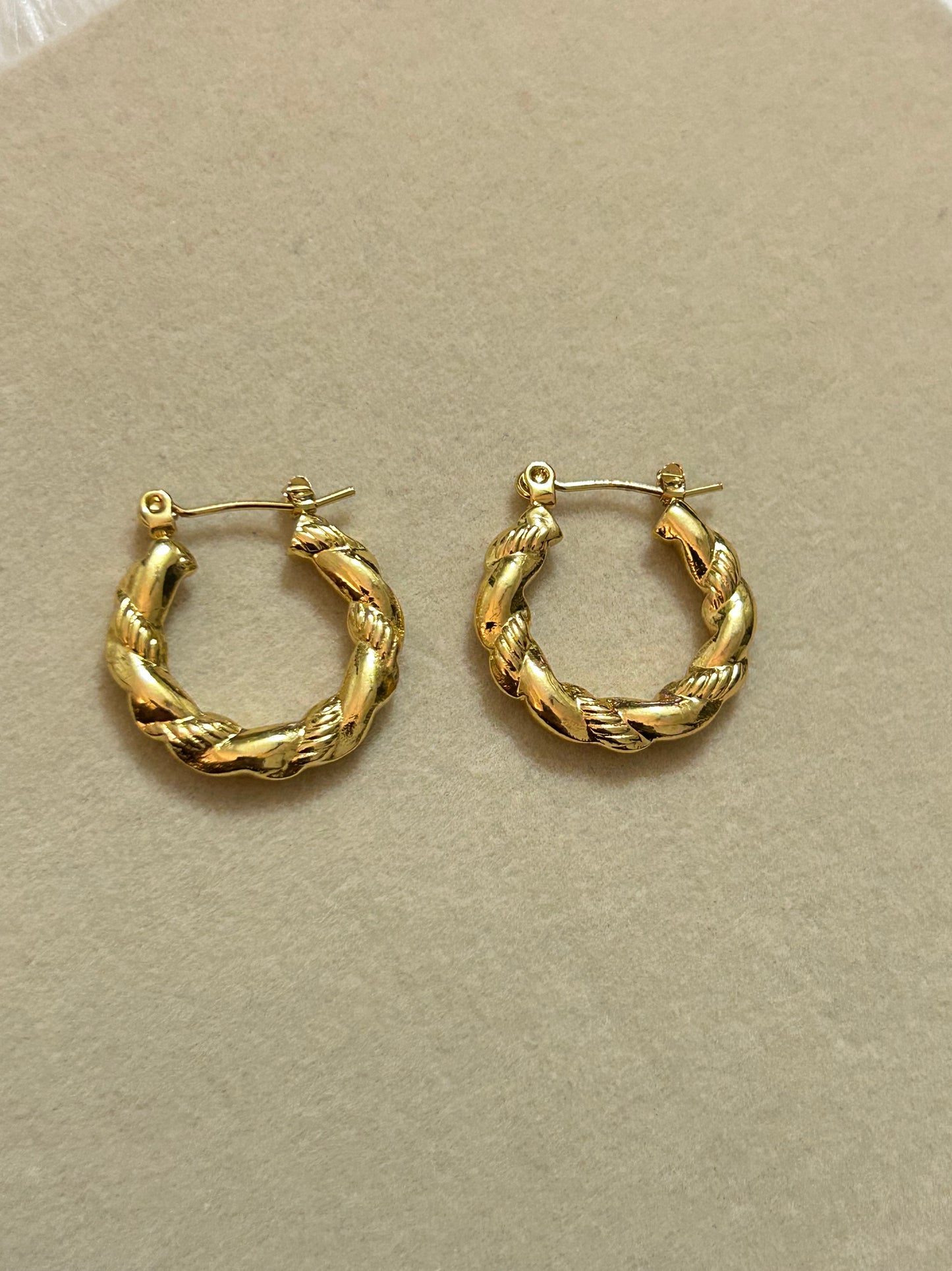 Twist Hoops