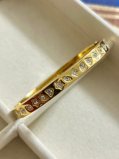 Embossed Diamond Bracelet
