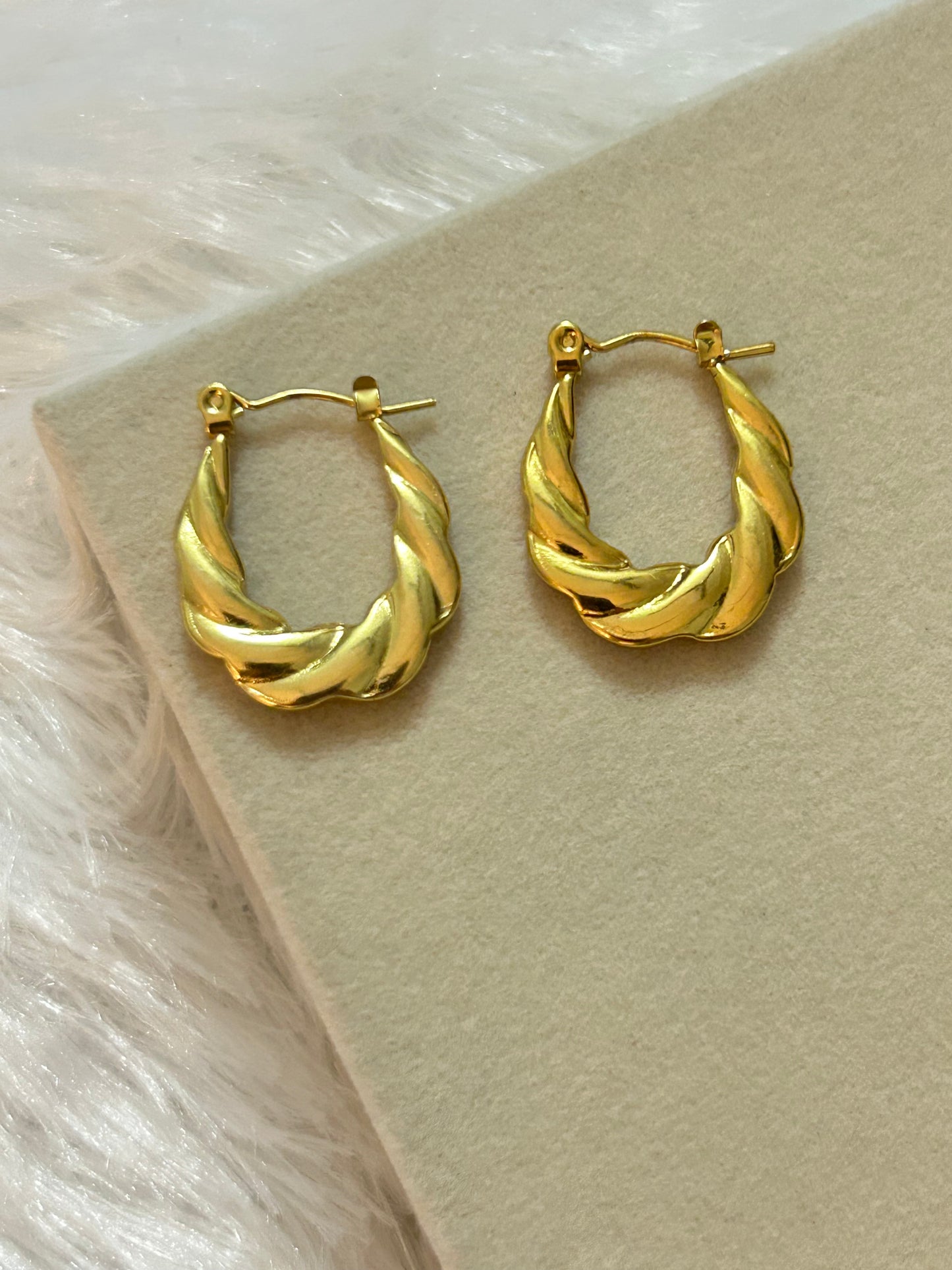 Golden Swirl Hoop