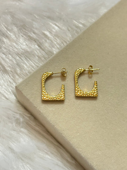 Half Rectangular Studs