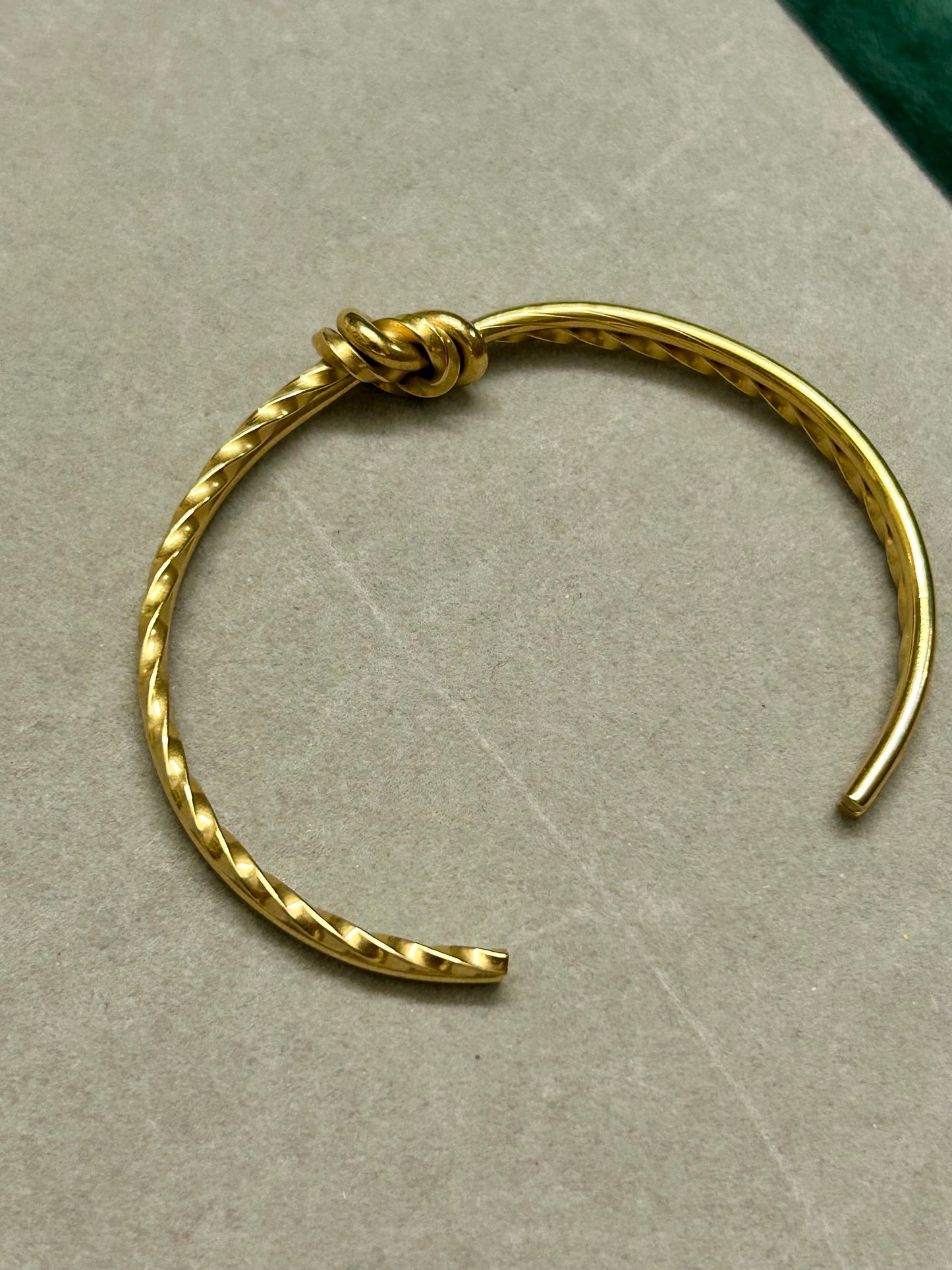 Knott Cuff