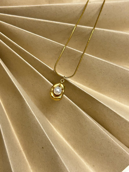 Molten Pearl Necklace