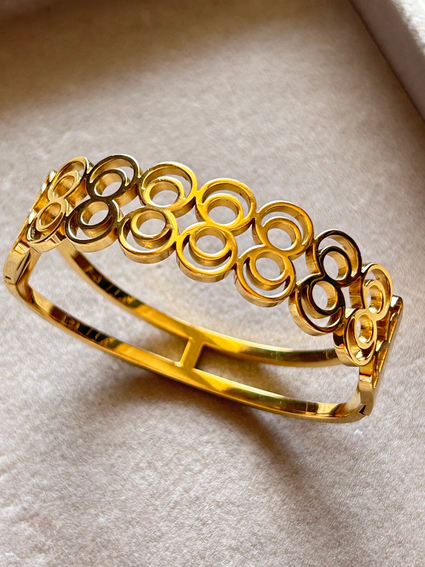 Broad Bracelet