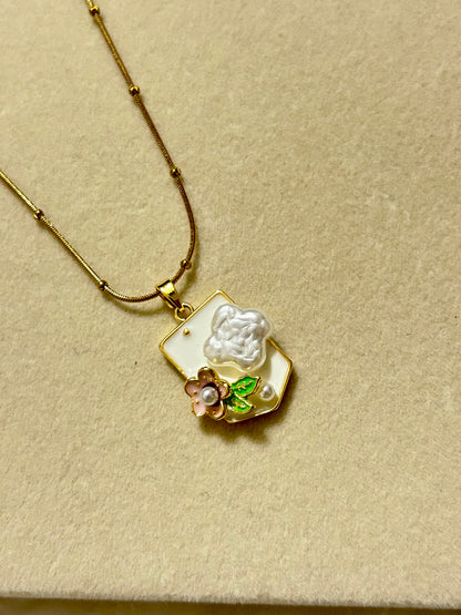 White Floral Necklace