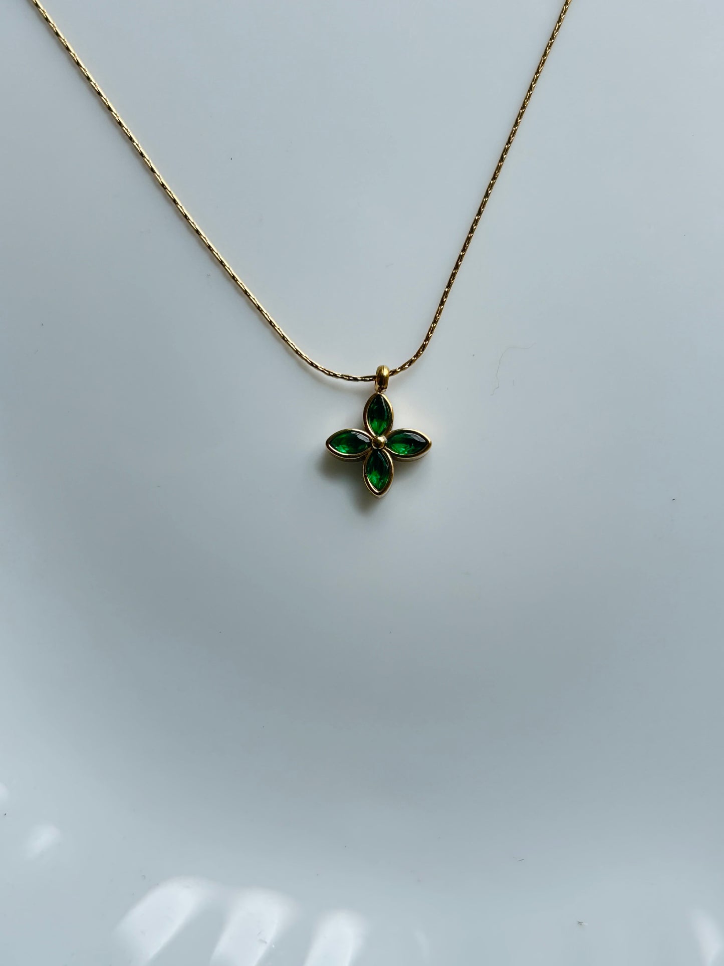 Dainty Green Flower Necklace