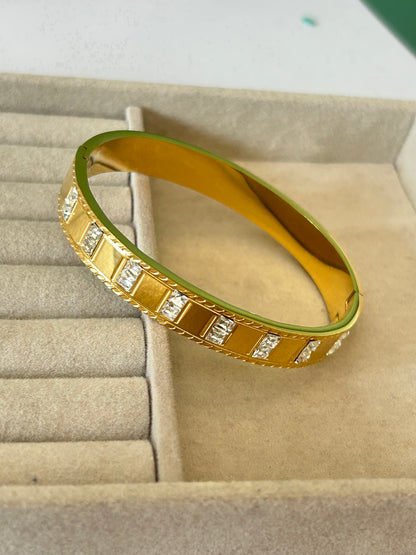 Broad Stones Bracelet