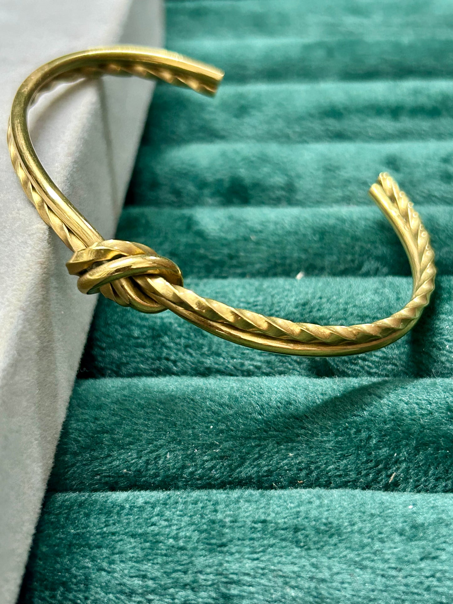 Knott Cuff