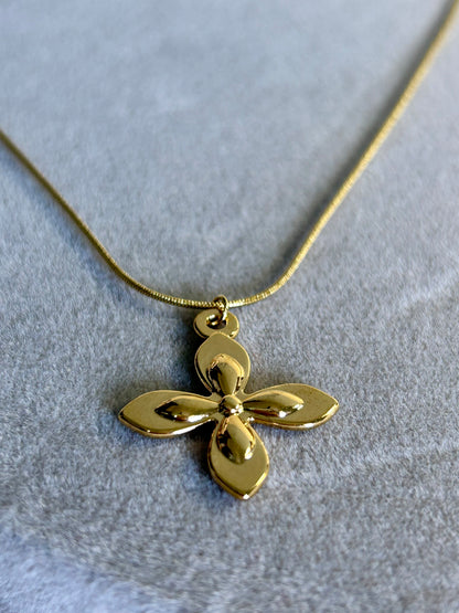The Golden Blossom Necklace