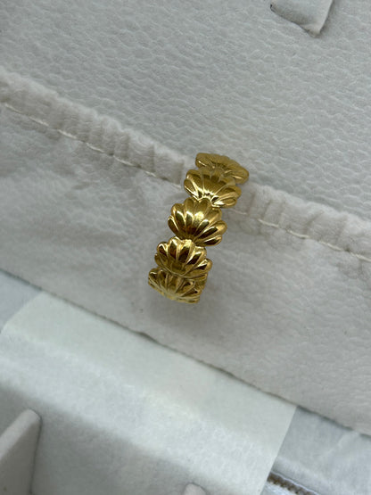 Shells Adjustable Band Ring