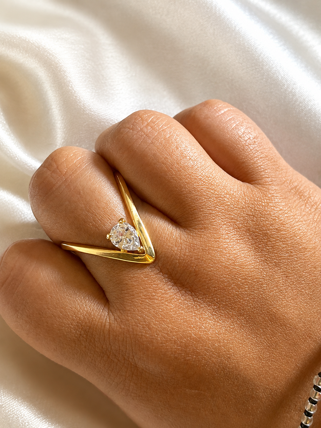 V Ring with Diamond