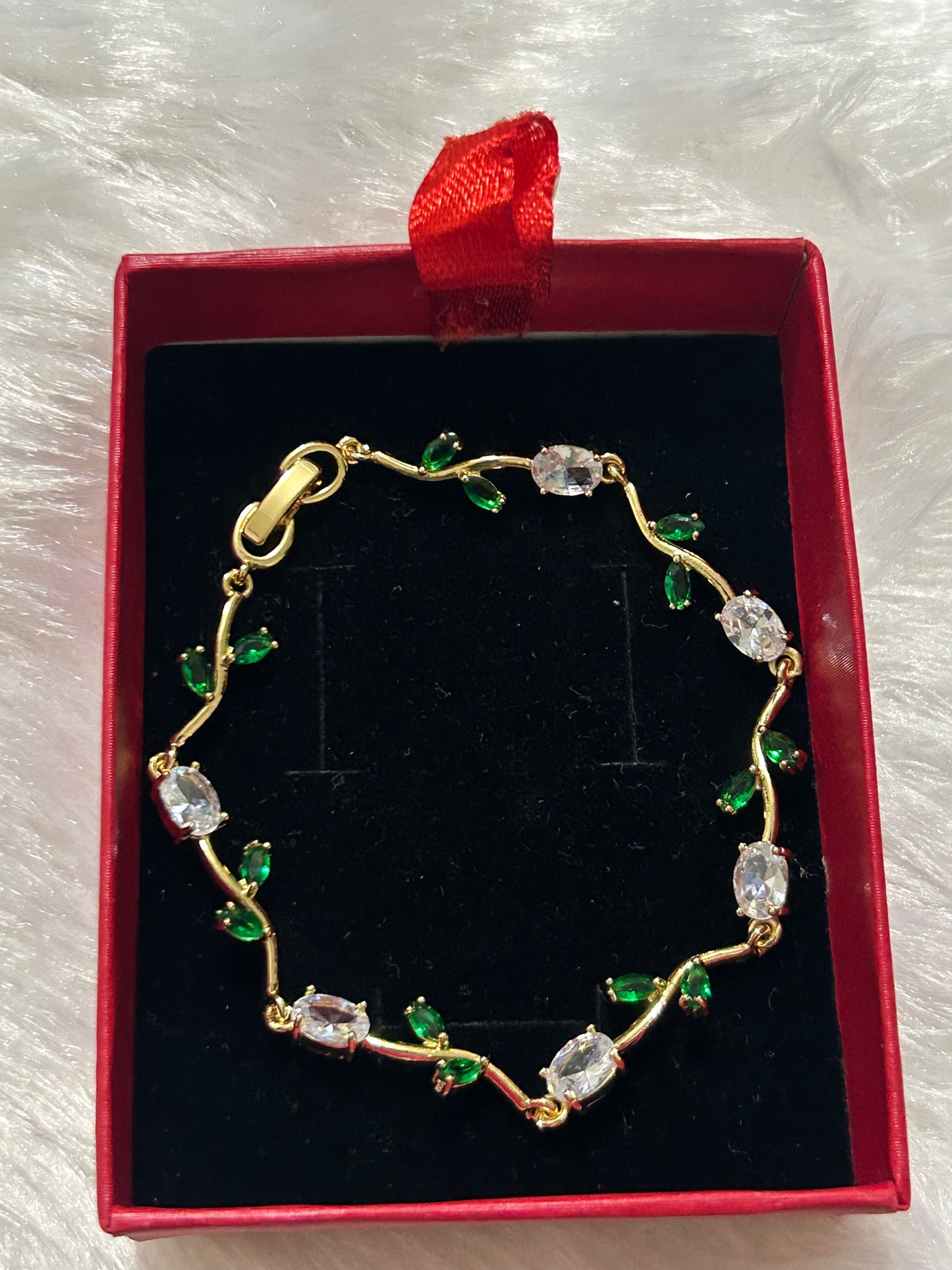 White & Green Tulip Bracelet