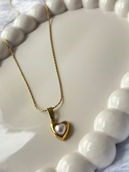 Lustrous Love – Pearl Heart Anti Tarnish Pendant Necklace