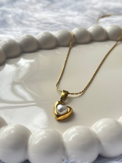 Lustrous Love – Pearl Heart Anti Tarnish Pendant Necklace