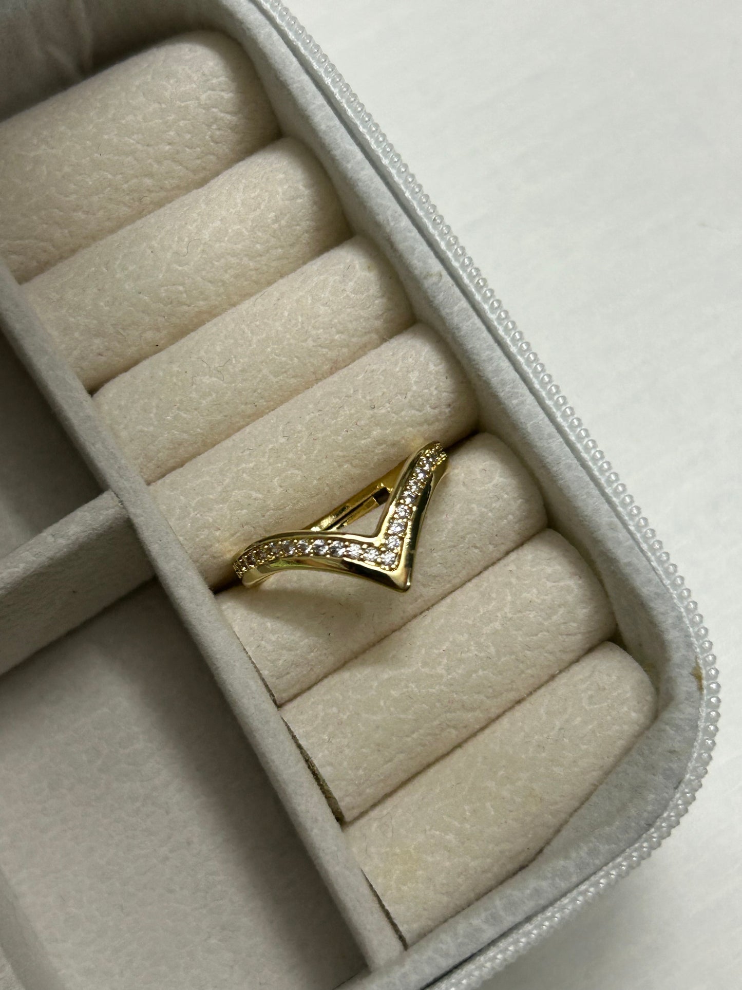 V Diamond Adjustable Ring