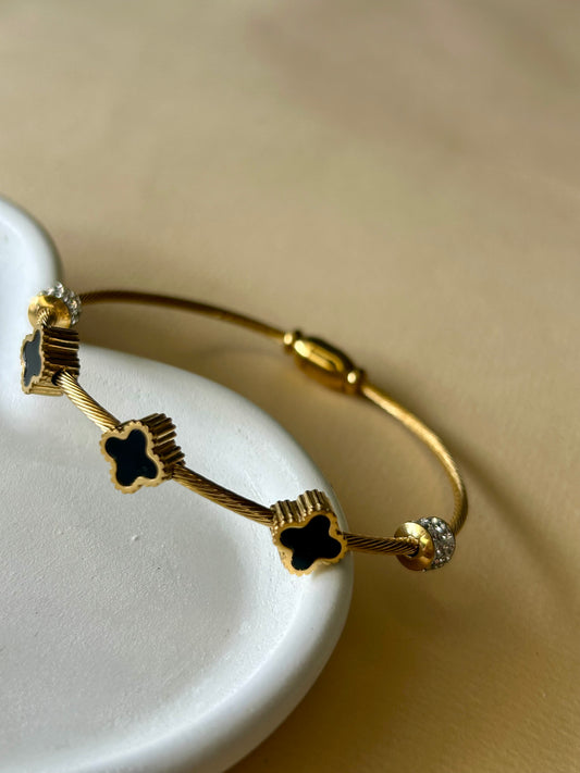 Midnight Clover Cable Bracelet