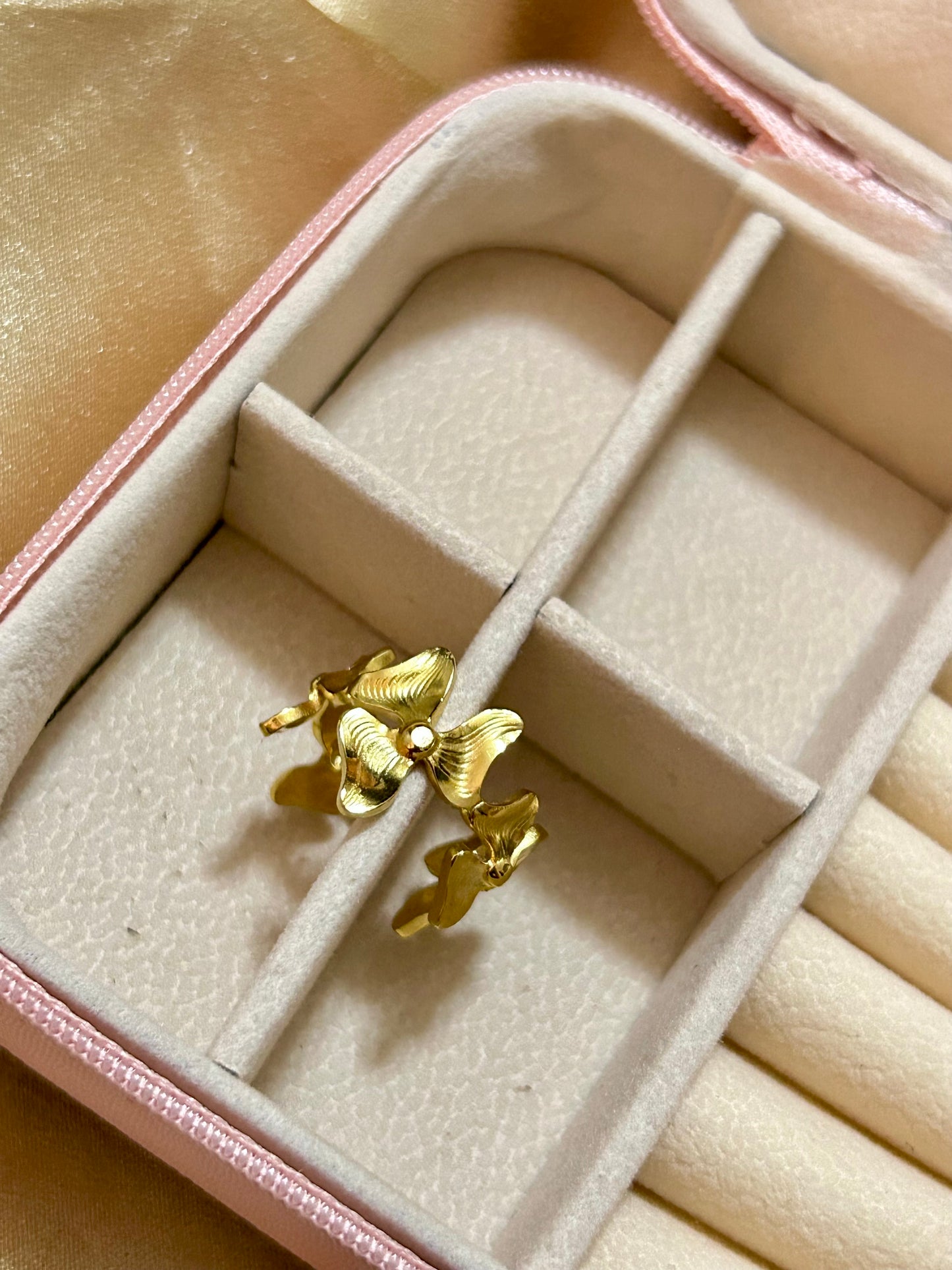 Three Petals Adjustable Ring