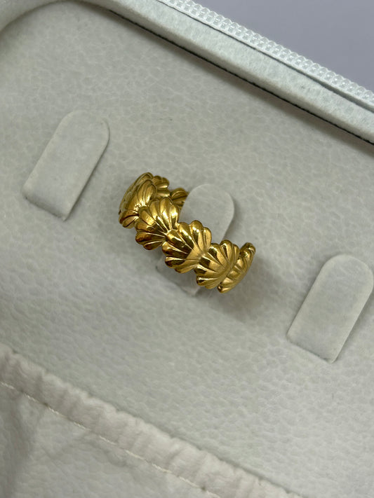 Shells Adjustable Band Ring