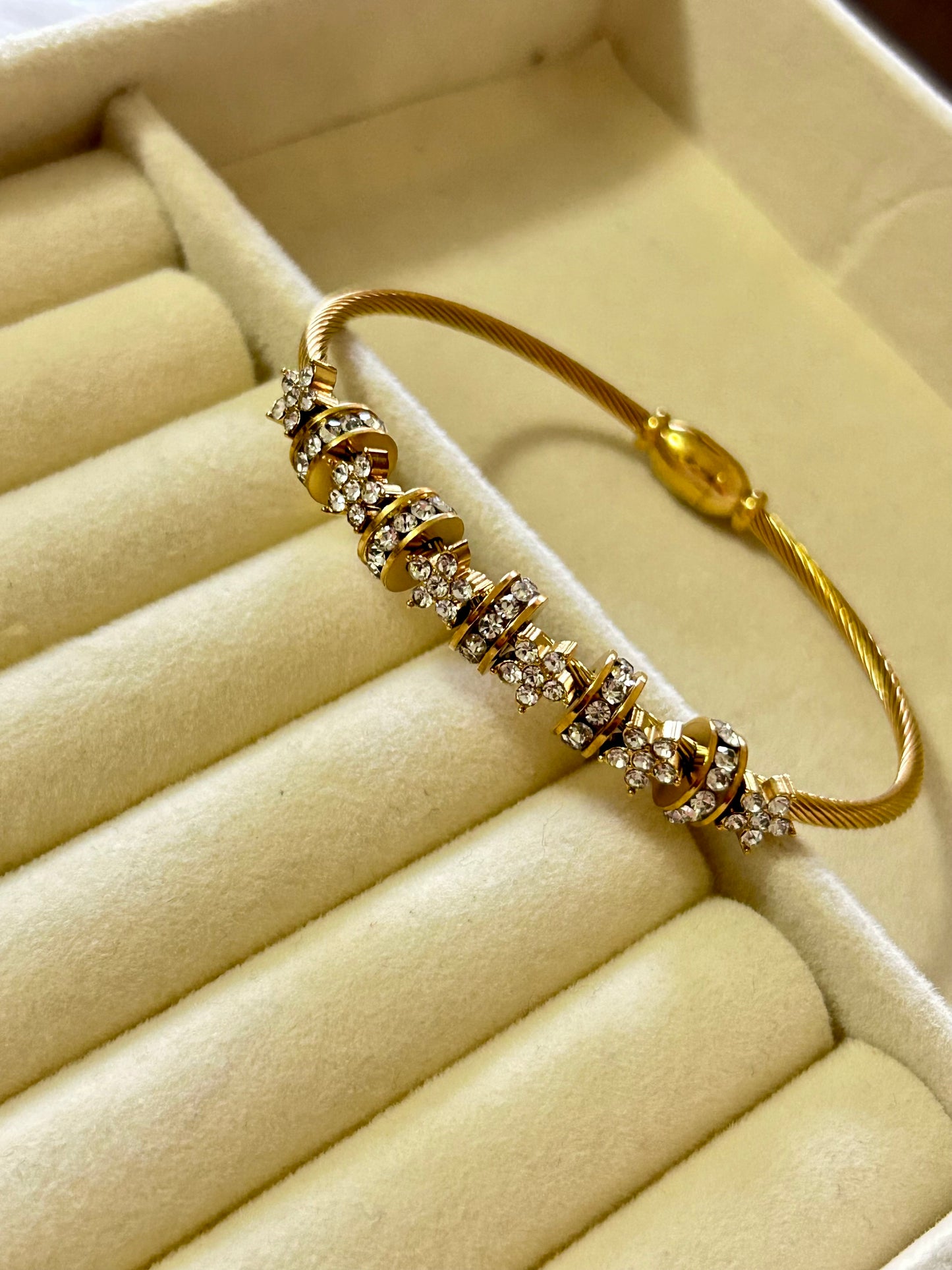 Flowers Diamond Bracelet