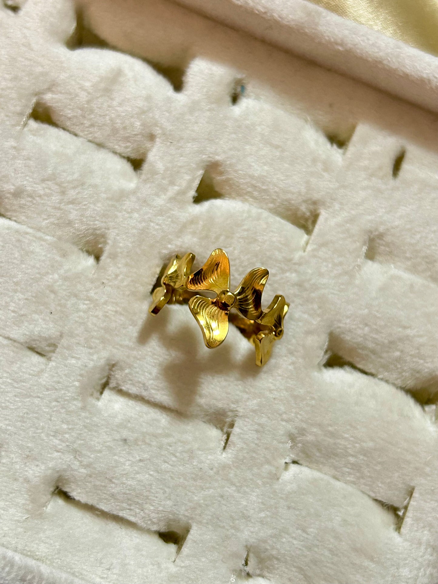 Three Petals Adjustable Ring