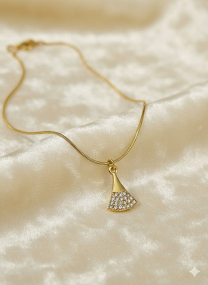 Gleam Fan Pendant Necklace