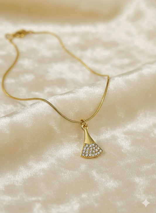 Gleam Fan Pendant Necklace