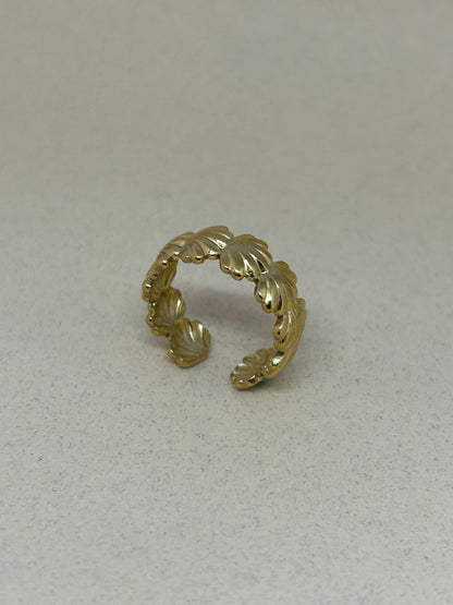 Shells Adjustable Band Ring