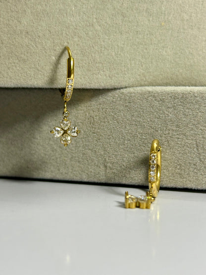 Clover Diamond Huggies