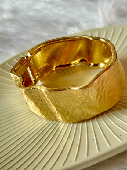 Wavy Broad Openable Kada